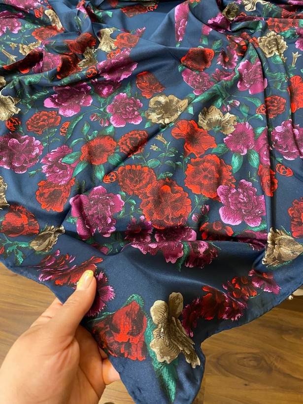 روسری ابریشم توییل